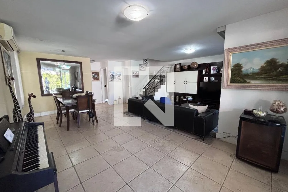 Casa, 5 quartos, 210 m² - Foto 1