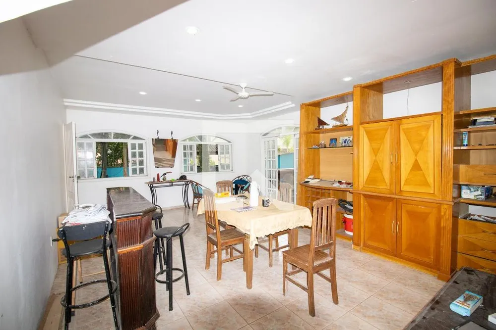 Casa, 5 quartos, 333 m² - Foto 2