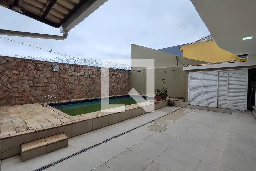 Casa, 5 quartos, 230 m² - Foto 1