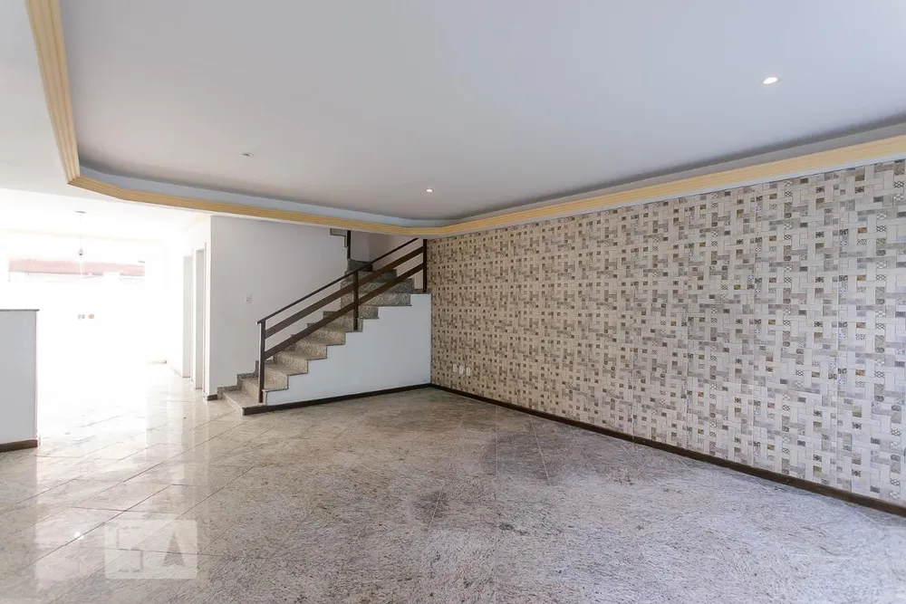Casa, 4 quartos, 240 m² - Foto 1