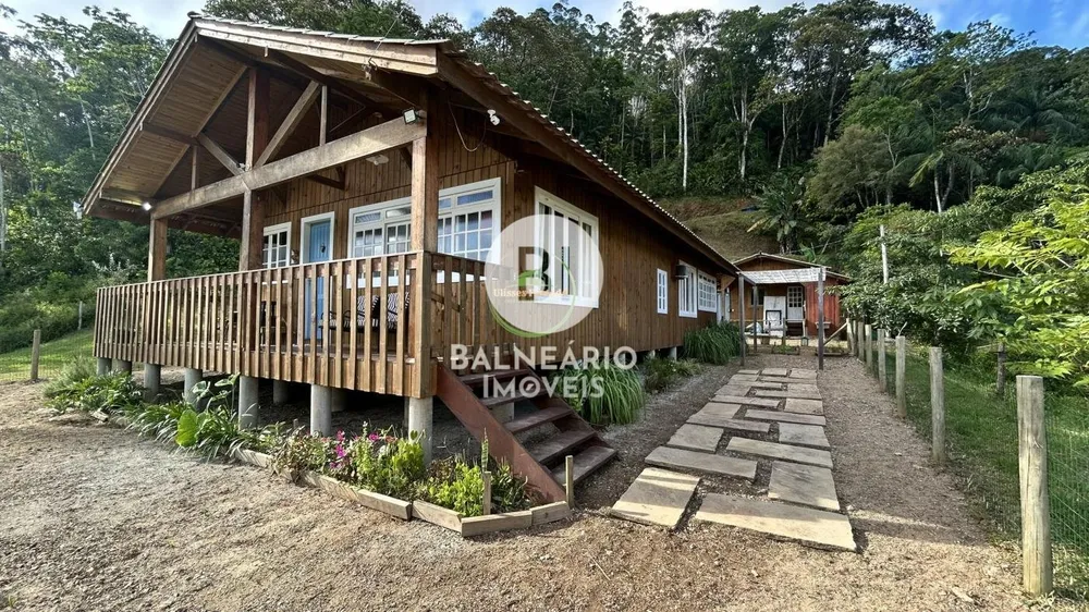 Sítio, 3 quartos, 5 m² - Foto 1