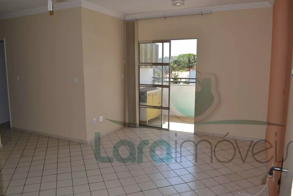 Apartamento à venda com 2 quartos, 61m² - Foto 2