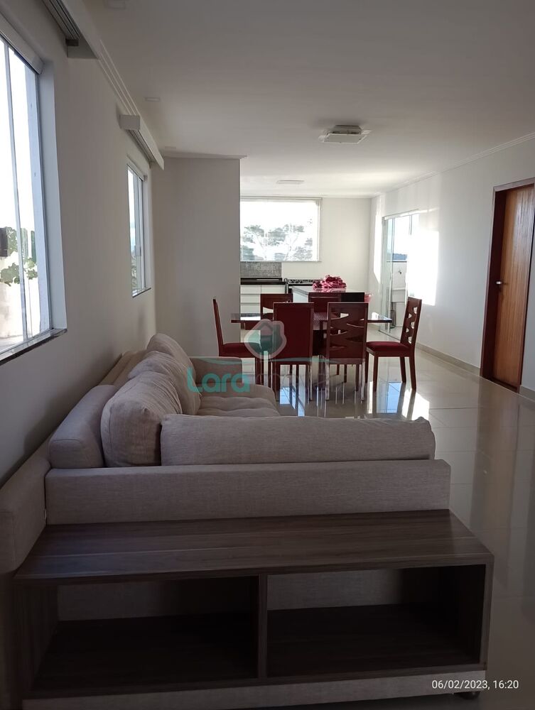 Casa de Condomínio à venda com 3 quartos, 230m² - Foto 1