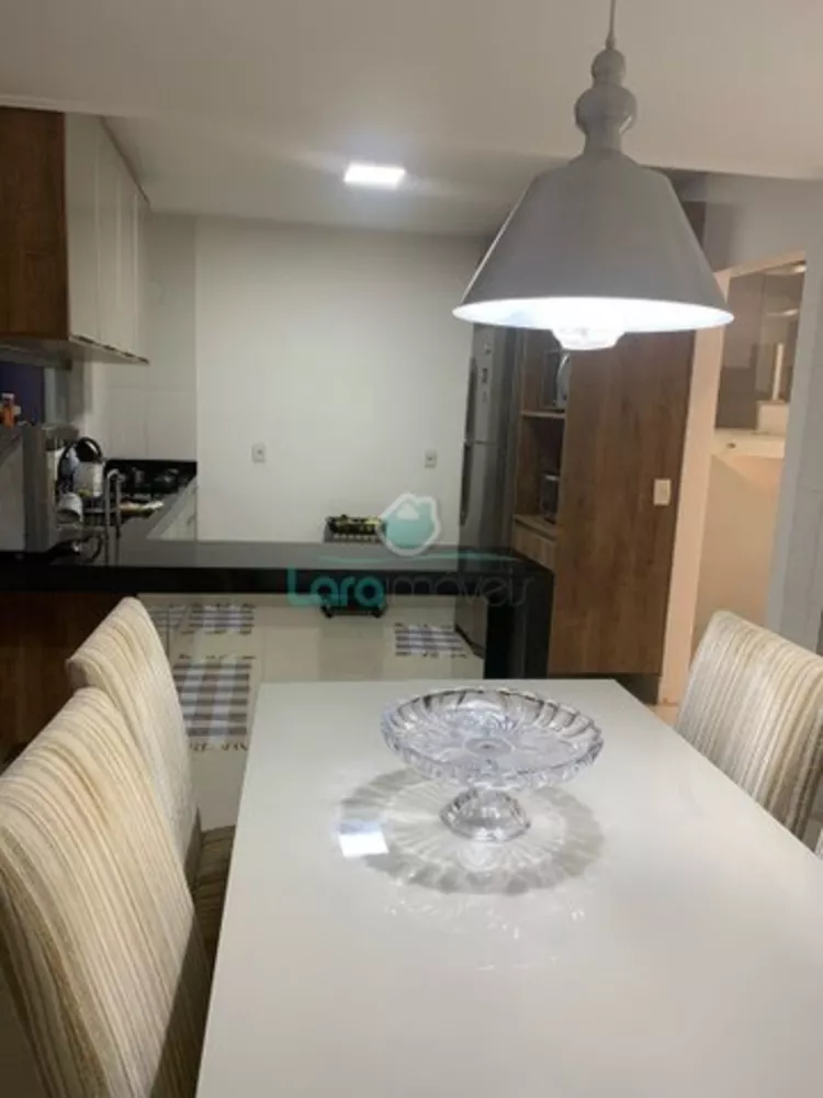 Casa de Condomínio à venda com 4 quartos, 260m² - Foto 4