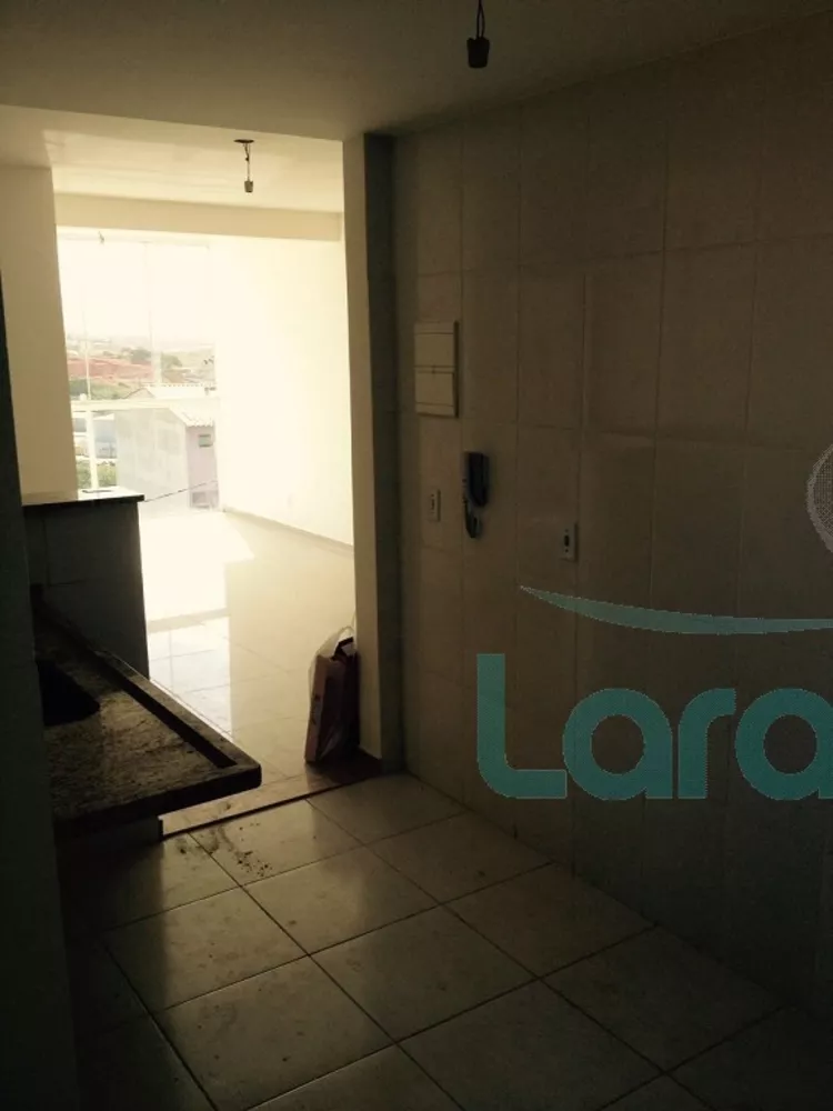 Apartamento à venda com 2 quartos, 62m² - Foto 1