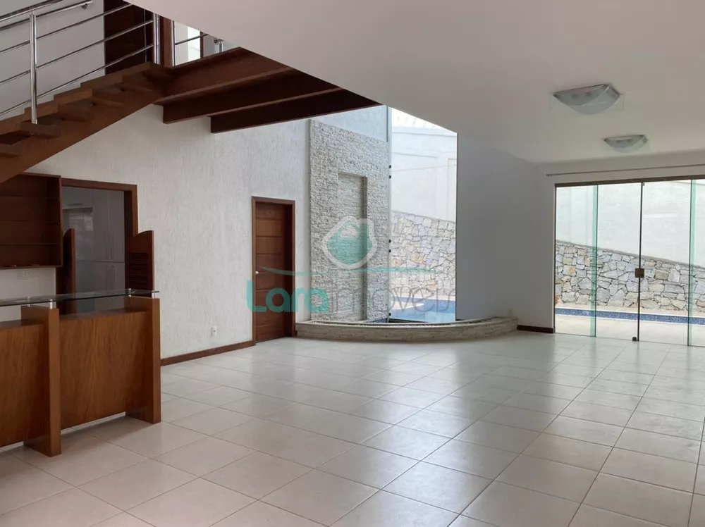 Casa de Condomínio para alugar com 5 quartos, 350m² - Foto 4