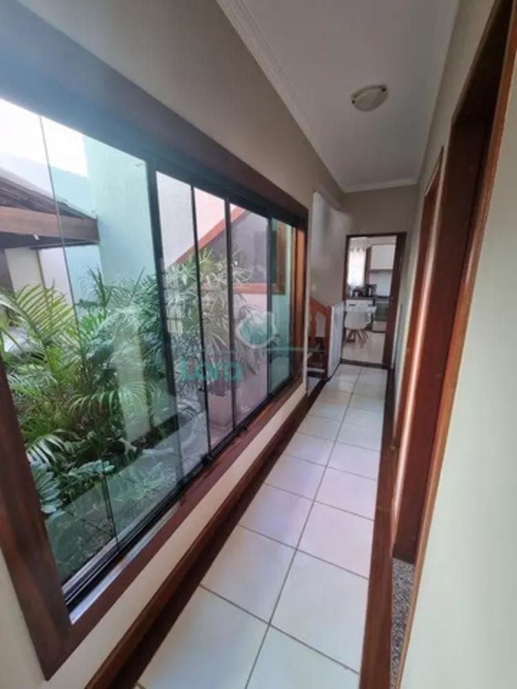 Casa à venda com 3 quartos, 302m² - Foto 5