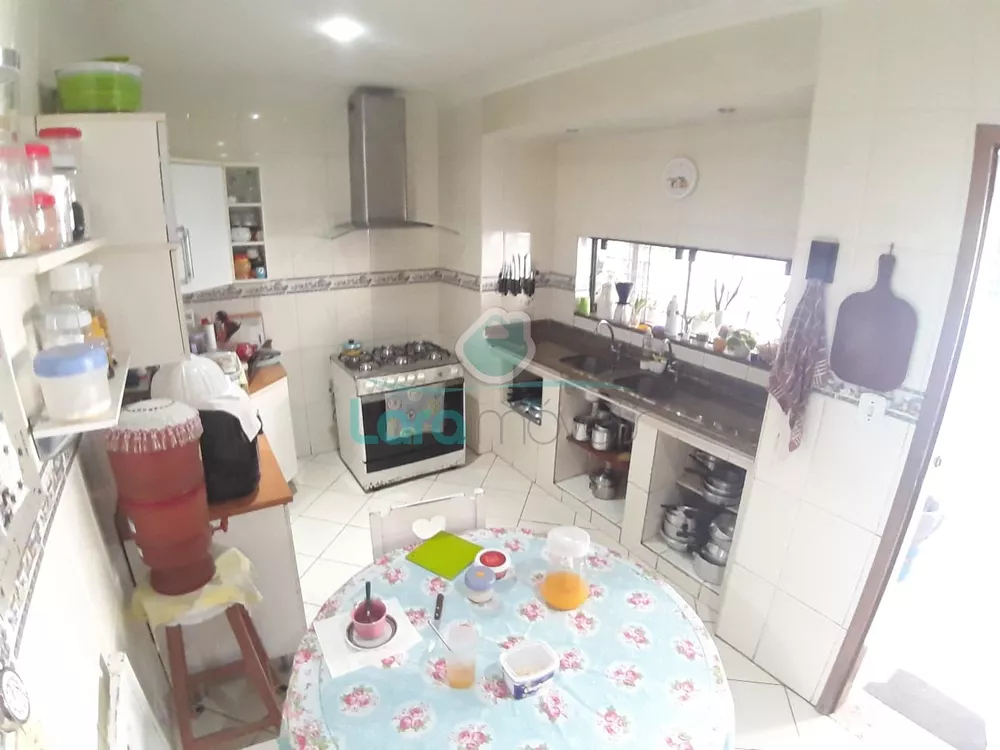 Casa, 3 quartos, 244 m² - Foto 9