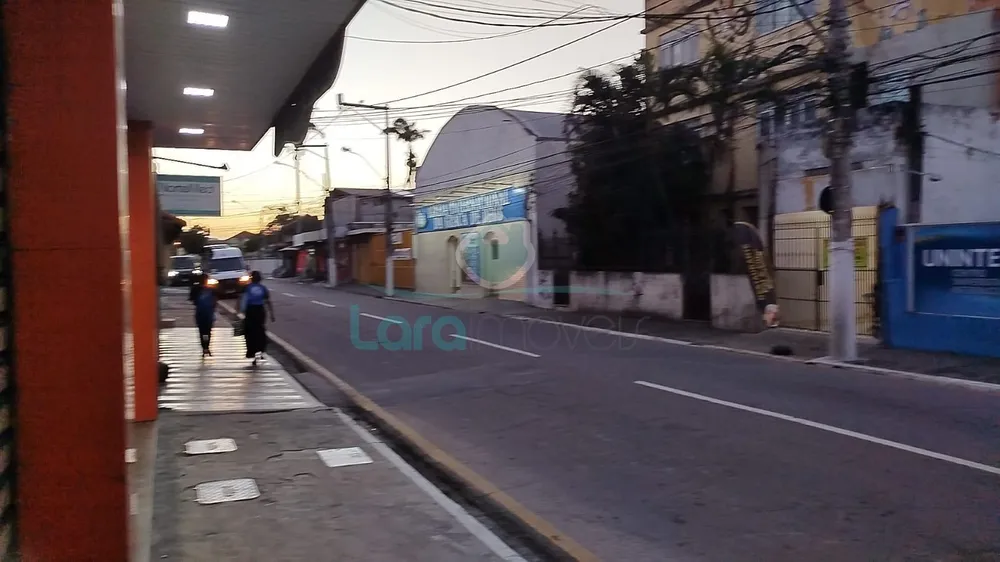Loja-Salão, 200 m² - Foto 1