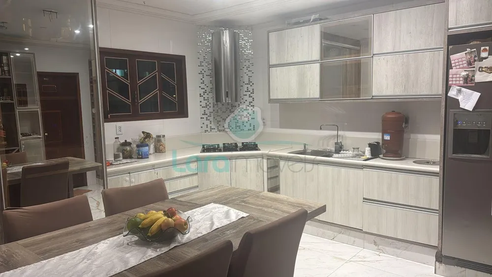 Cobertura, 3 quartos, 240 m² - Foto 9