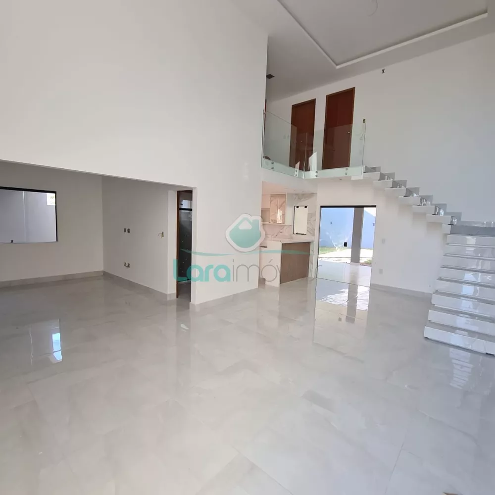 Casa de Condomínio à venda com 4 quartos, 240m² - Foto 1