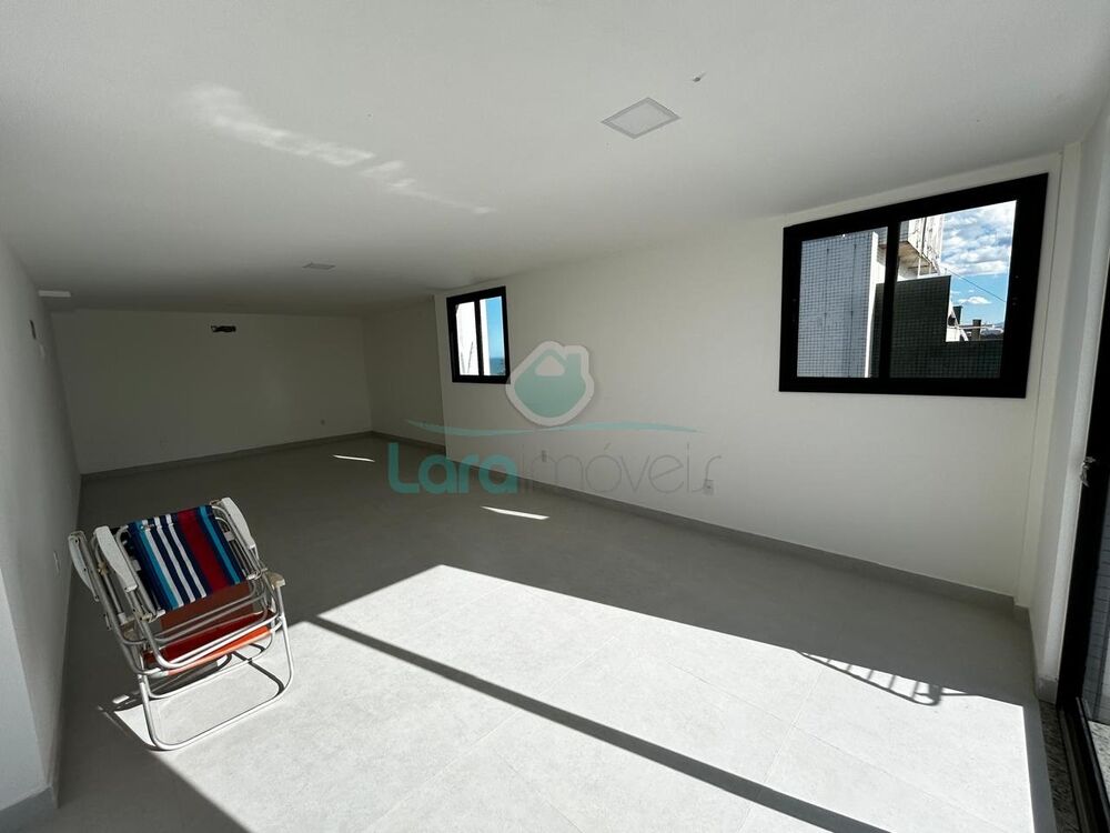 Apartamento à venda com 3 quartos, 142m² - Foto 2
