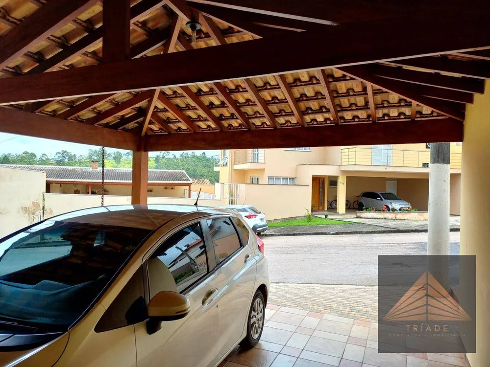 Casa, 3 quartos, 244 m² - Foto 1