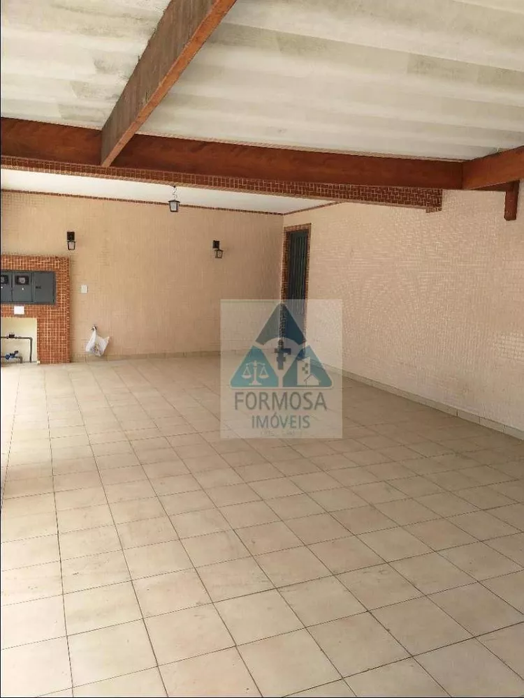 Casa para alugar com 3 quartos, 50m² - Foto 2