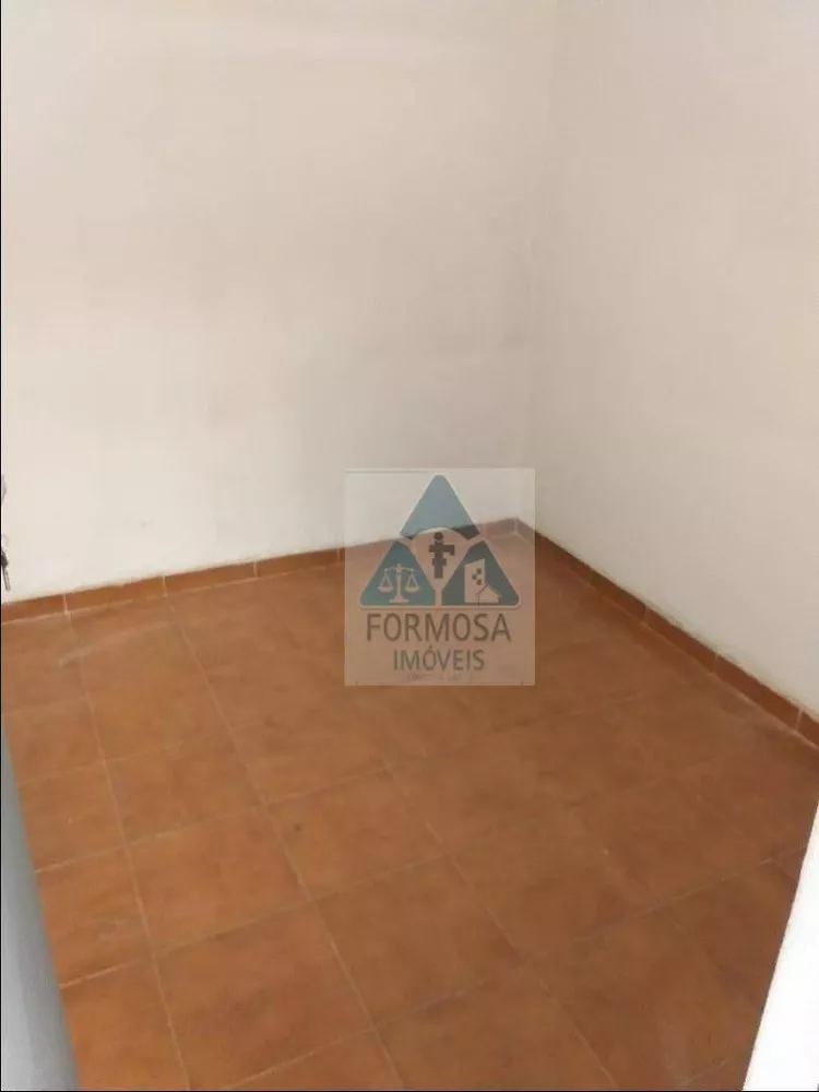 Casa para alugar com 3 quartos, 50m² - Foto 3