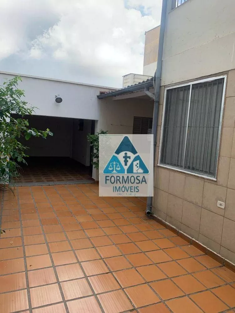 Casa à venda com 3 quartos, 200m² - Foto 2