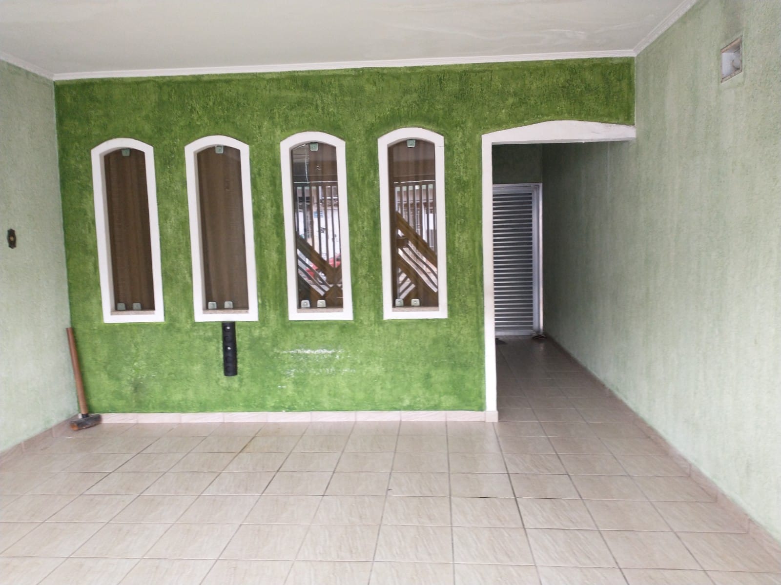 Sobrado à venda com 4 quartos, 190m² - Foto 1