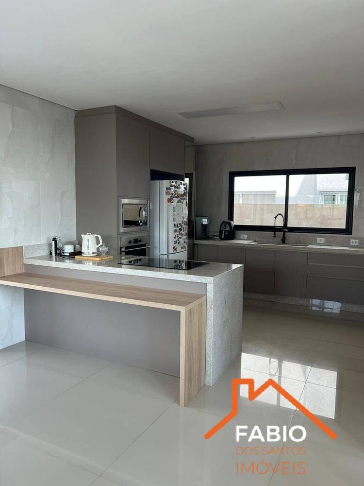 Casa de Condomínio à venda com 3 quartos, 269m² - Foto 2