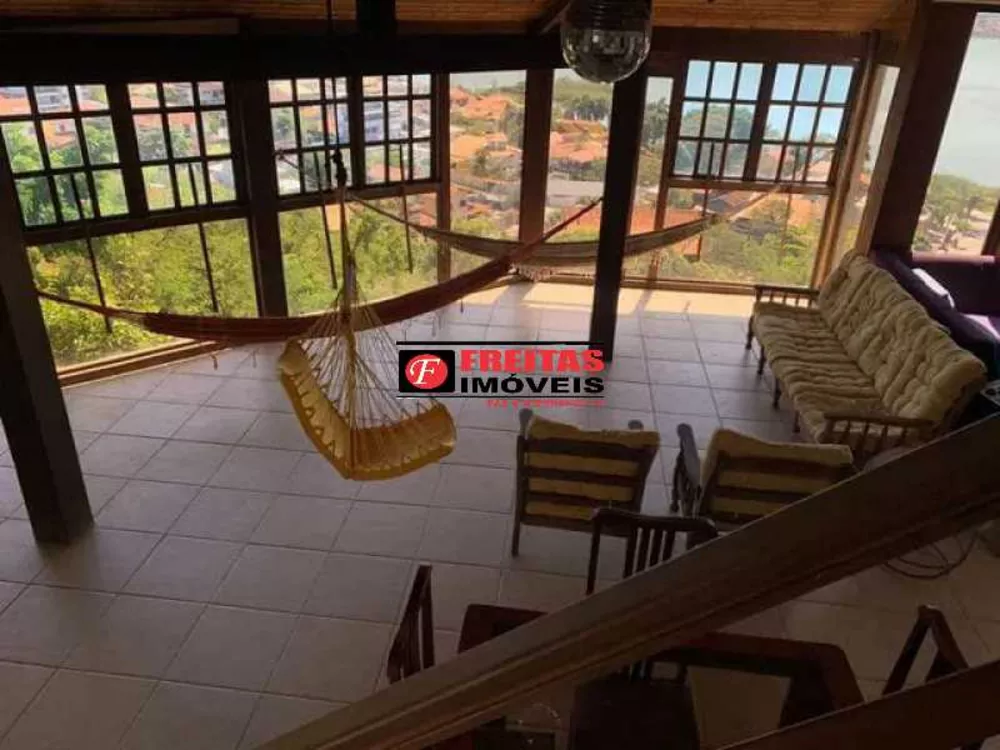 Casa à venda e aluguel com 4 quartos, 265m² - Foto 1