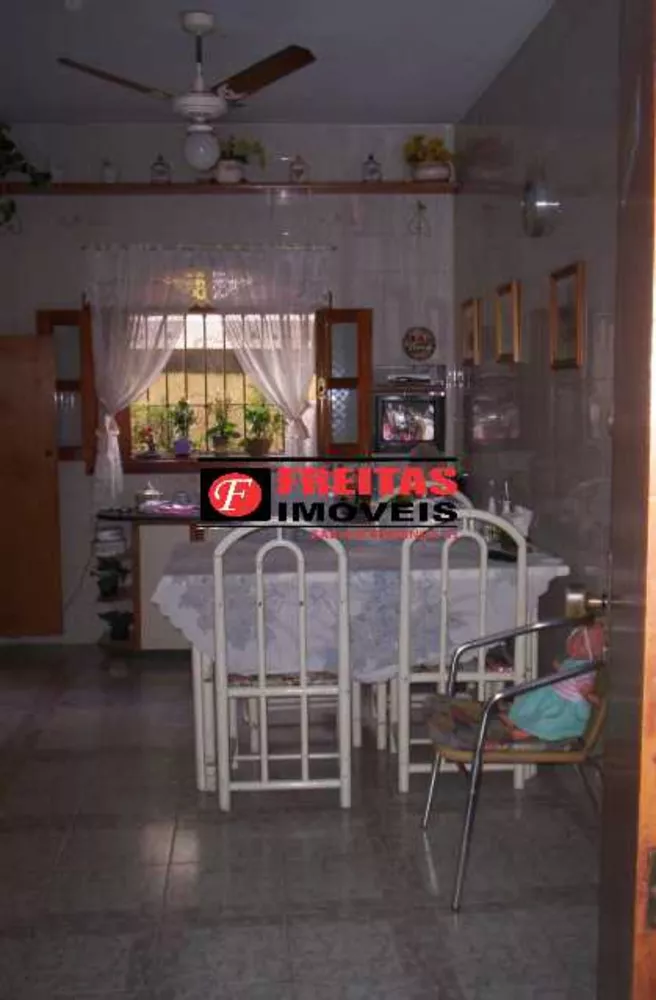 Casa, 4 quartos, 235 m² - Foto 6