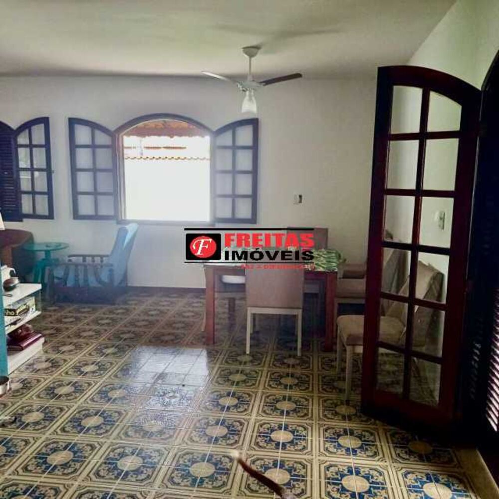 Casa, 4 quartos, 189 m² - Foto 1