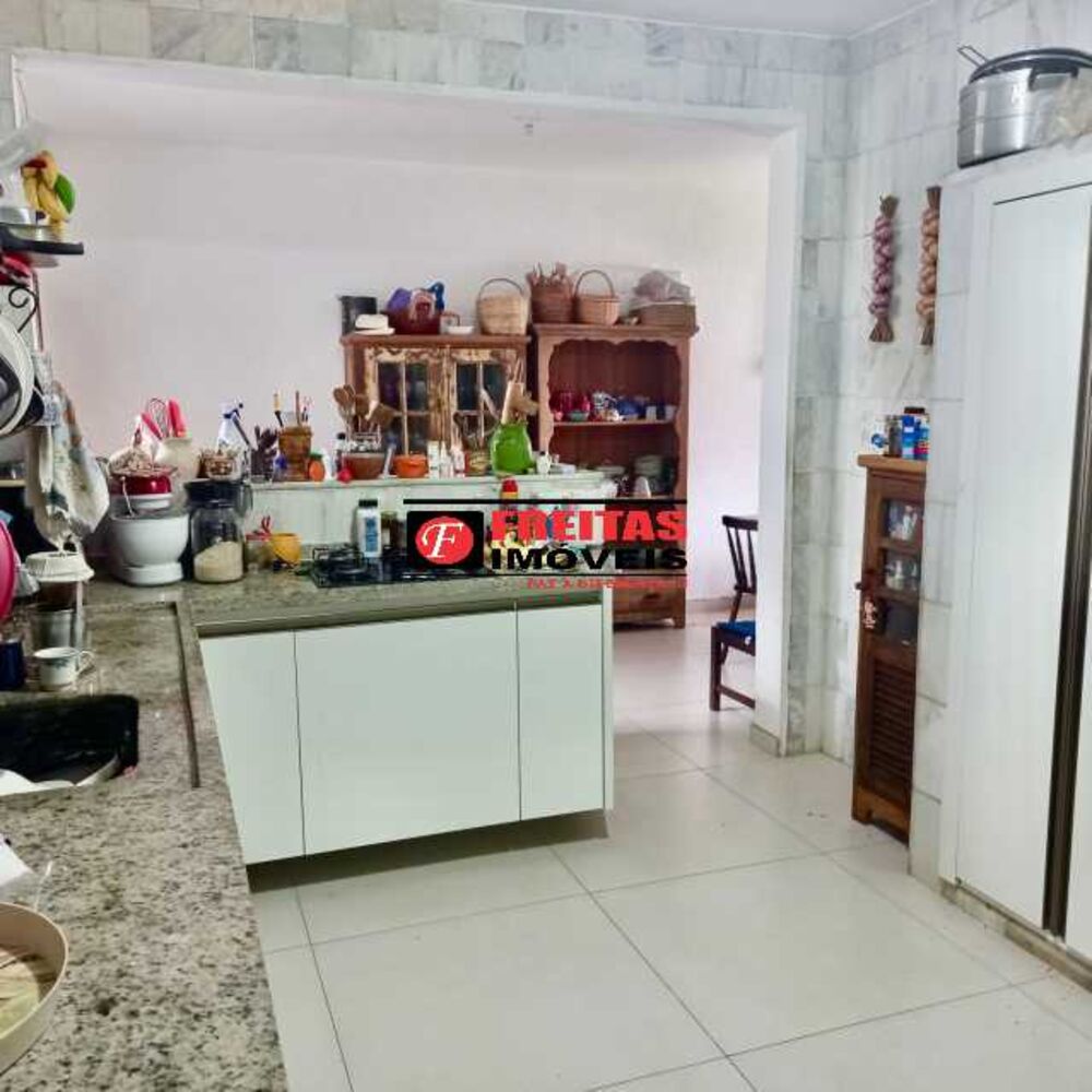 Casa, 4 quartos, 189 m² - Foto 2