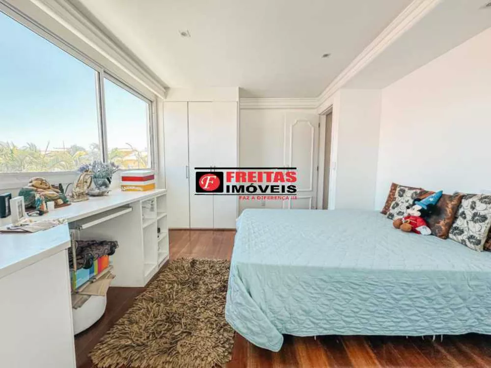 Casa, 5 quartos, 561 m² - Foto 3
