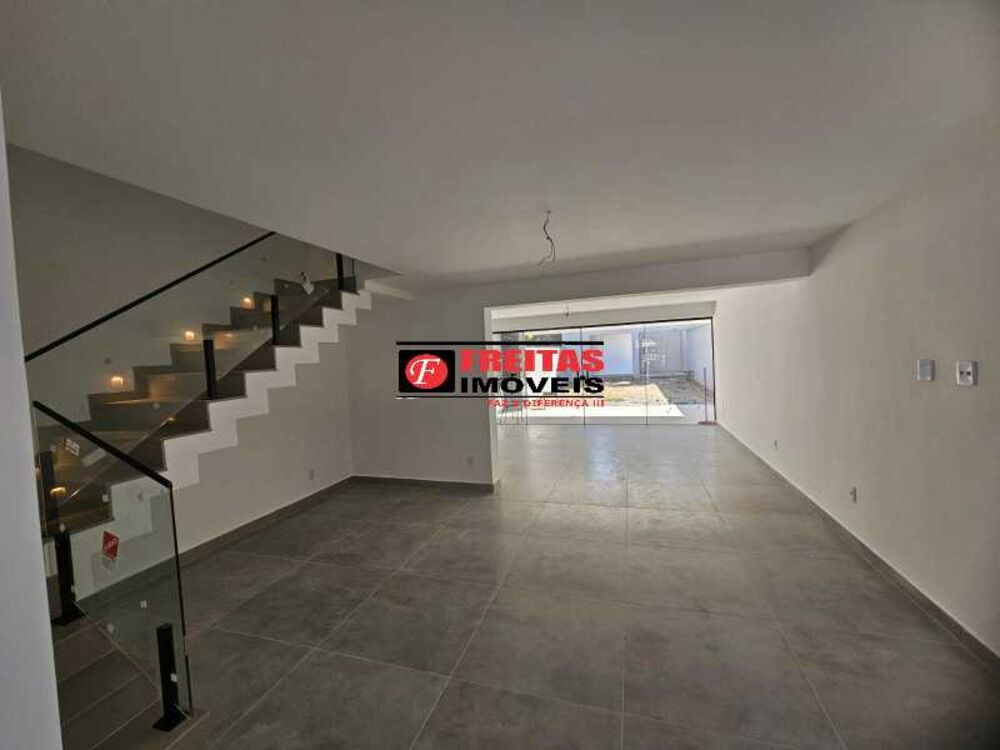 Casa, 4 quartos, 210 m² - Foto 2