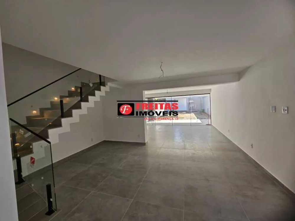 Casa, 4 quartos, 210 m² - Foto 5