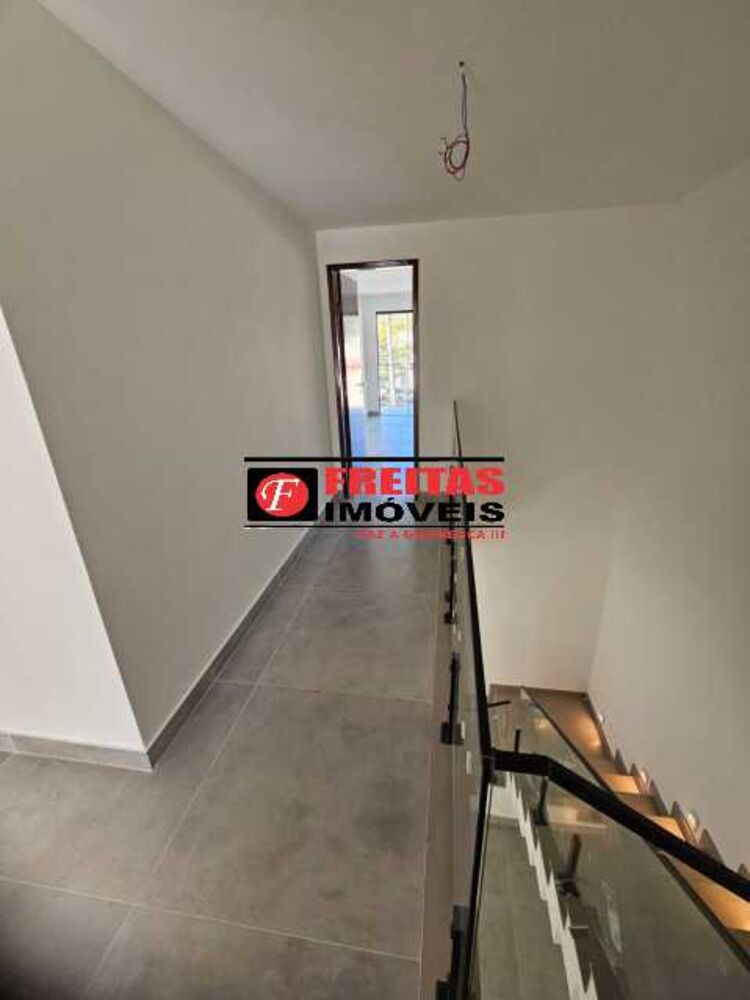 Casa, 4 quartos, 210 m² - Foto 1