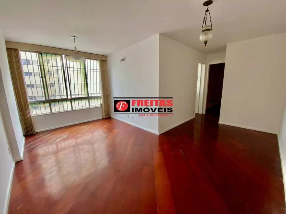 Apartamento à venda com 2 quartos, 69m² - Foto 2