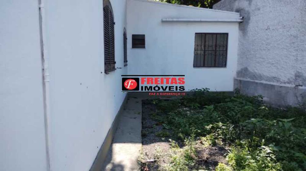 Casa à venda com 4 quartos, 210m² - Foto 8
