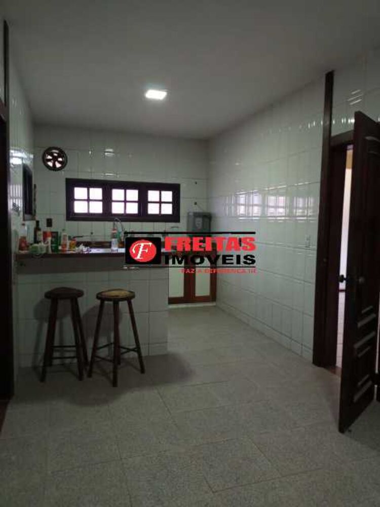 Casa à venda e aluguel com 4 quartos, 550m² - Foto 4