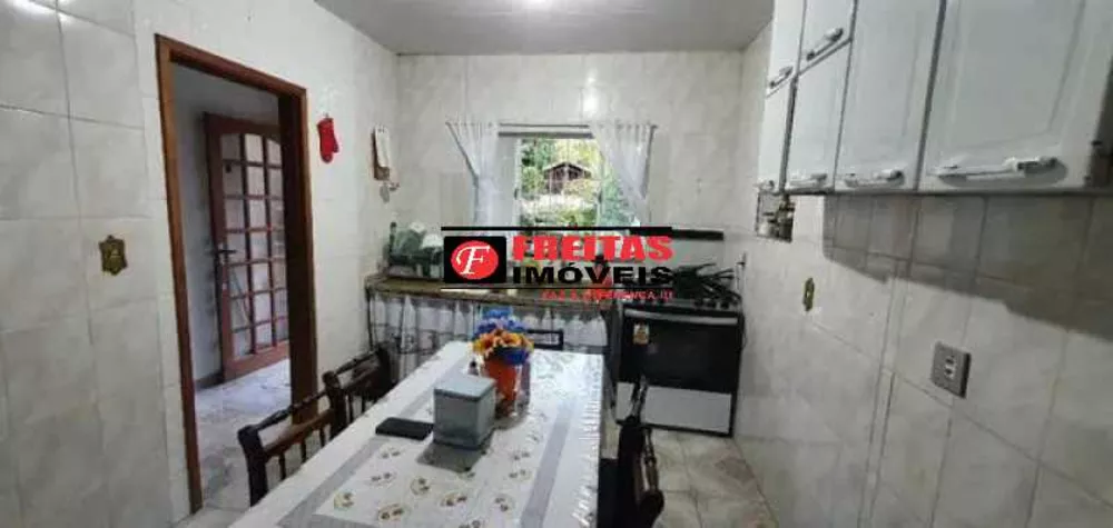 Casa, 6 quartos, 200 m² - Foto 4