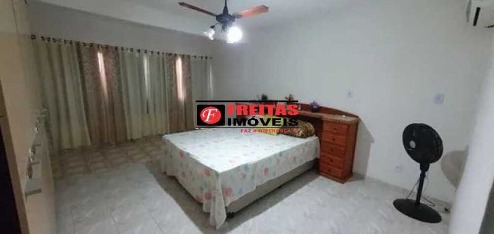 Casa, 6 quartos, 200 m² - Foto 5