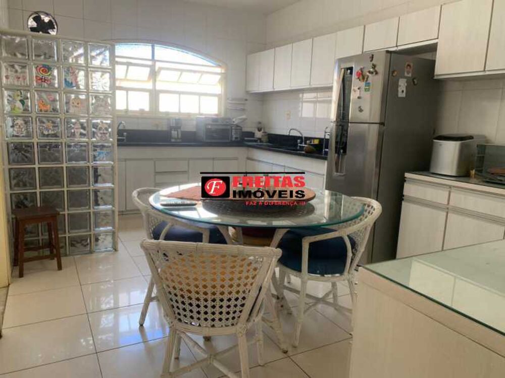 Casa, 4 quartos, 213 m² - Foto 6