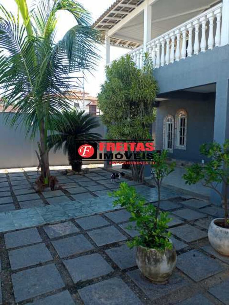Casa à venda com 3 quartos, 380m² - Foto 3