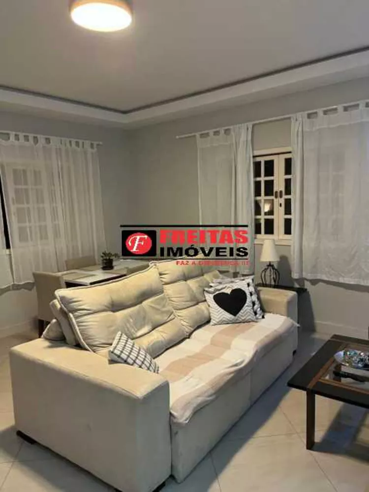 Casa, 3 quartos, 199 m² - Foto 2