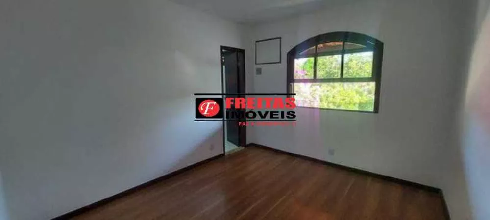 Casa, 6 quartos, 340 m² - Foto 4