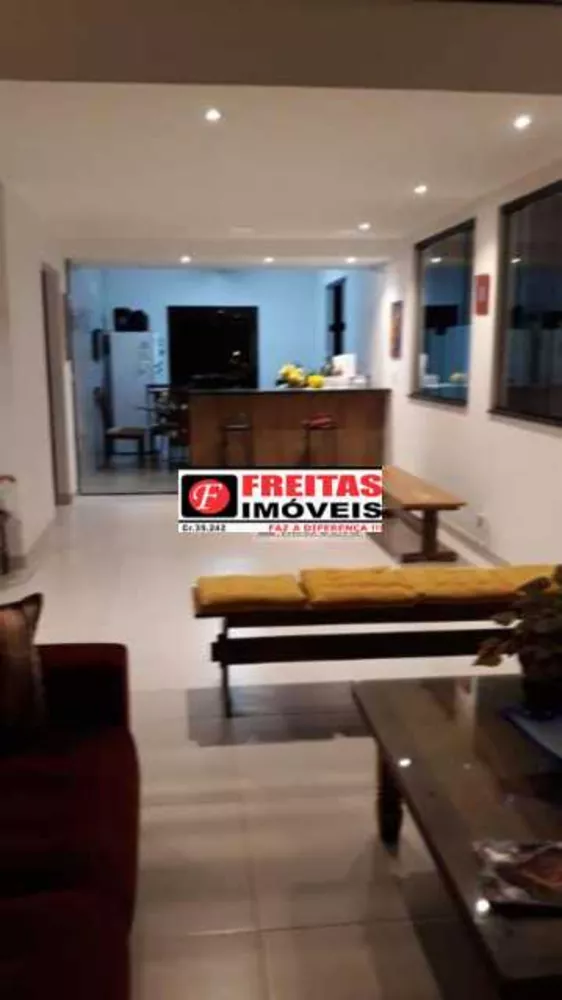 Casa, 4 quartos, 210 m² - Foto 7