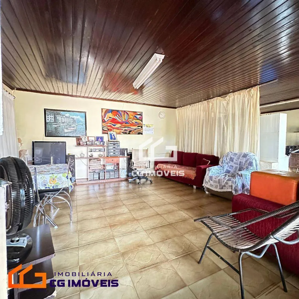 Casa, 3 quartos, 213 m² - Foto 2