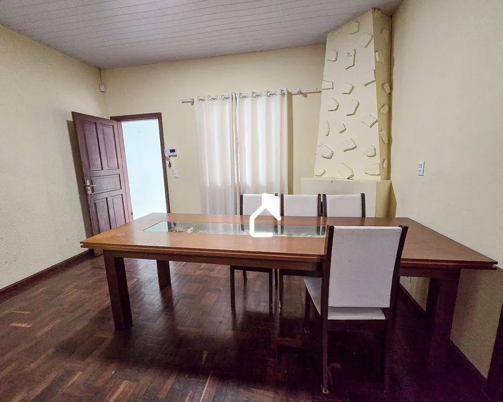 Casa, 3 quartos, 240 m² - Foto 2