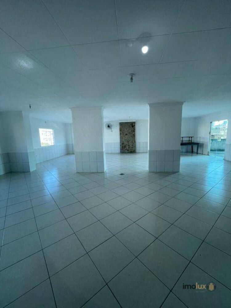 Apartamento à venda com 2 quartos, 80m² - Foto 2