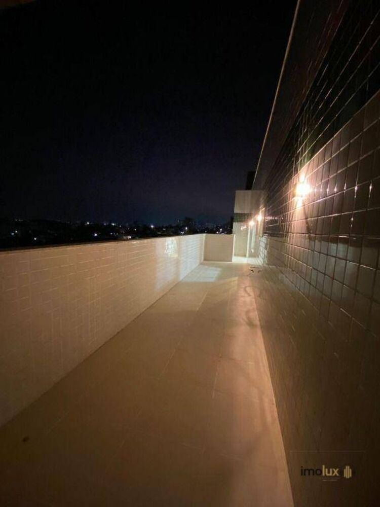 Apartamento à venda com 3 quartos, 266m² - Foto 1