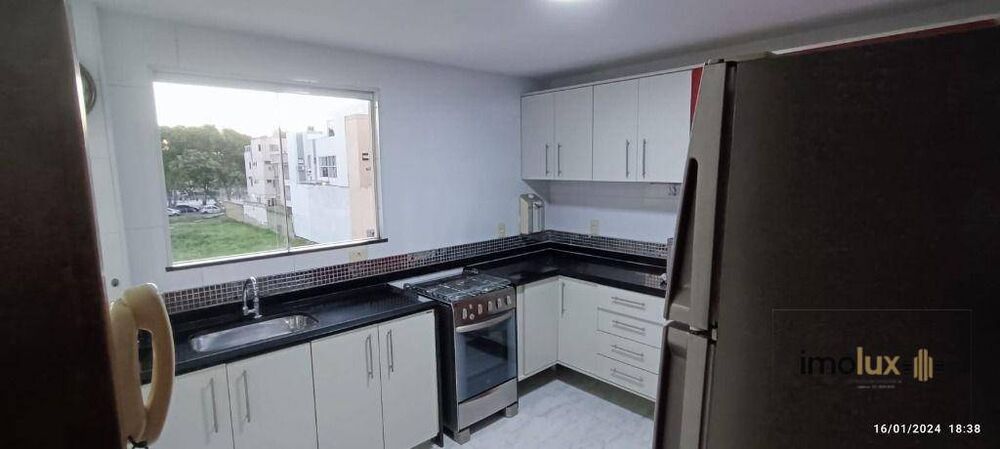 Apartamento à venda com 2 quartos, 64m² - Foto 2