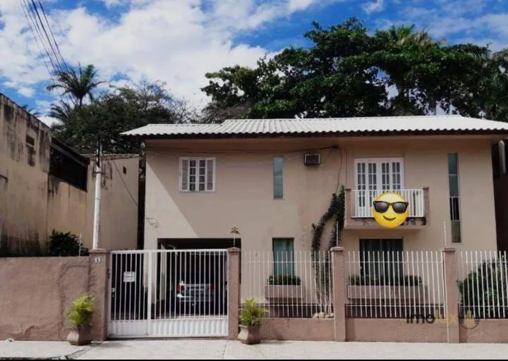 Casa, 3 quartos, 200 m² - Foto 1