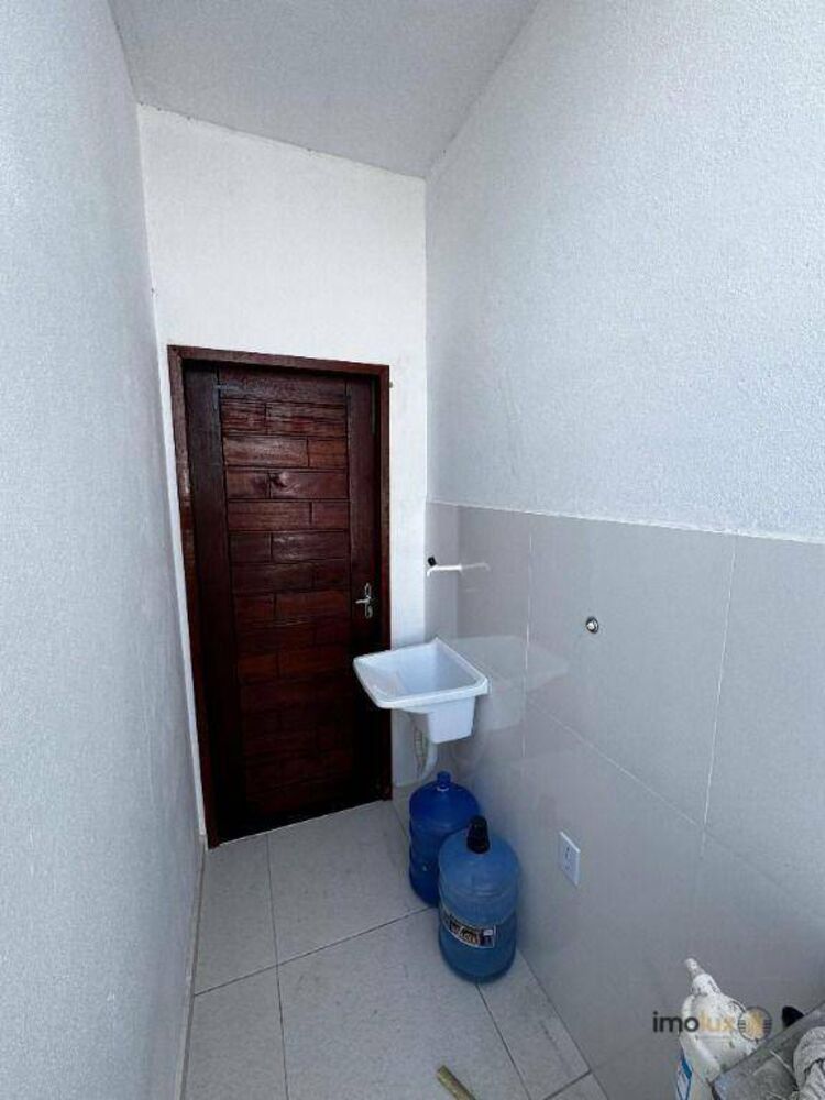 Casa à venda com 2 quartos, 73m² - Foto 8