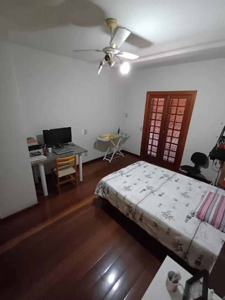 Casa, 6 quartos, 258 m² - Foto 3