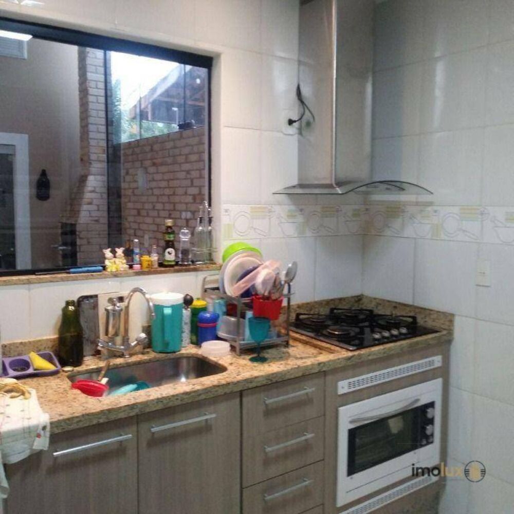 Casa à venda com 3 quartos, 135m² - Foto 2