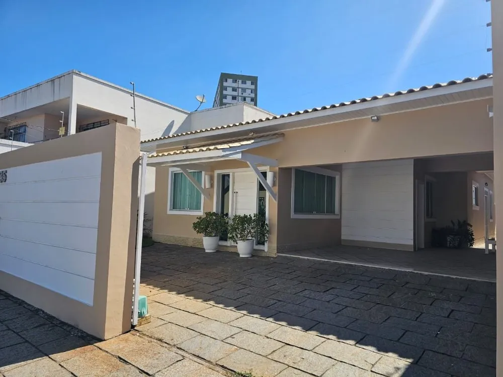Casa, 3 quartos, 230 m² - Foto 1
